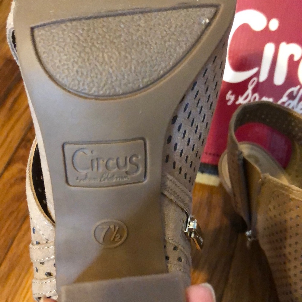 Sam Edelman Bootie - Picture 3 of 3